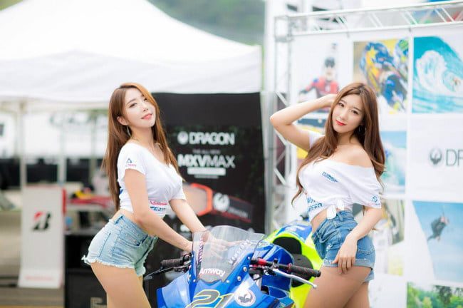 Ngắm dàn người đẹp xứ Hàn sexy bên moto 201
