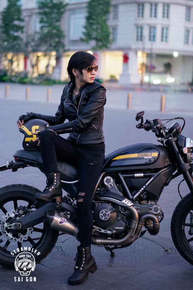 Ngắm nữ biker Sài Gòn cực cá tính bên Ducati Scrambler Full Throttle ảnh 4