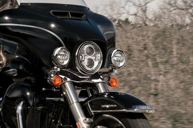 Harley Davidson Tri Glide Ultra: quái vật làng môtô 3 bánh 170