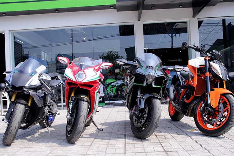 Top 5 siêu moto "Đắt xắt ra miếng" tại thị trường Việt Nam 208