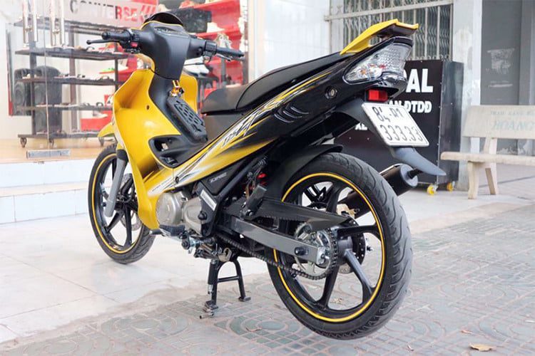Vì sao Yamaha 125ZR có giá khủng 400 triệu tại Sài Gòn? 174