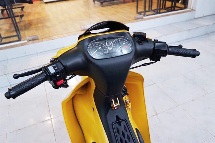 Vì sao Yamaha 125ZR có giá khủng 400 triệu tại Sài Gòn? 176