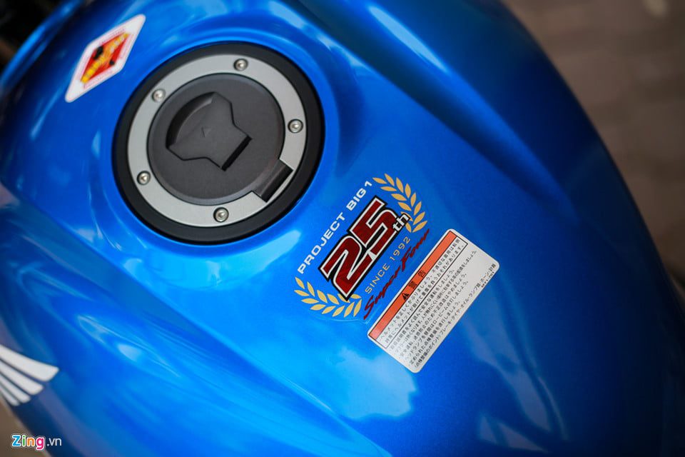 Honda CB400 SF bản kỷ niệm 25 năm có giá bán từ 389 triệu đồng 184