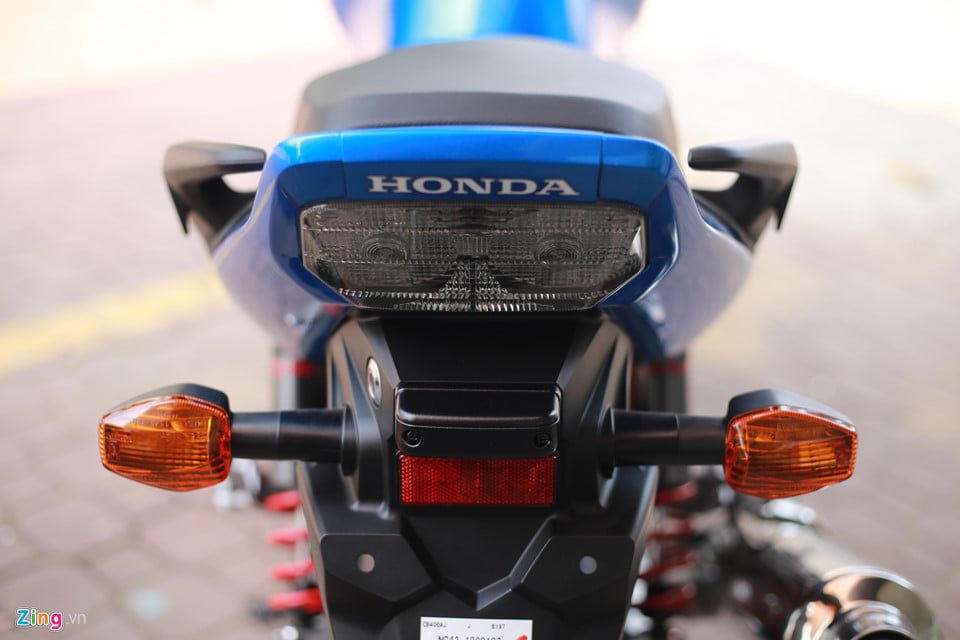 Honda CB400 SF bản kỷ niệm 25 năm có giá bán từ 389 triệu đồng 190