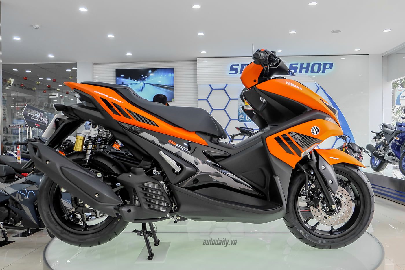 Đánh giá xe Yamaha NVX 2019 Hình ảnh vận hành và giá bán thị trường