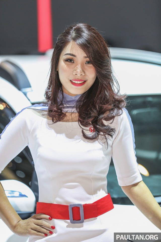 Chiêm ngưỡng săc đẹp mỹ nữ Indonesia tại triển lãm ô tô xe máy IIMS 228