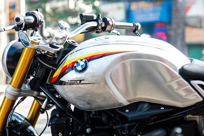 BMW R nineT sơn tem cờ Đức đẹp mắt của biker Sài Gòn