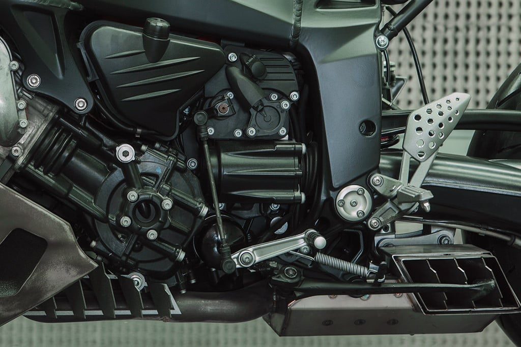 Tuyệt đỉnh chiếc BMW K1200S độ phong cách Robot biến hình mạnh mẽ