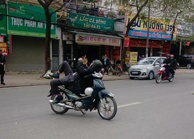 Bộ ảnh giao thông khó đỡ nhất chỉ có ở Việt Nam 180