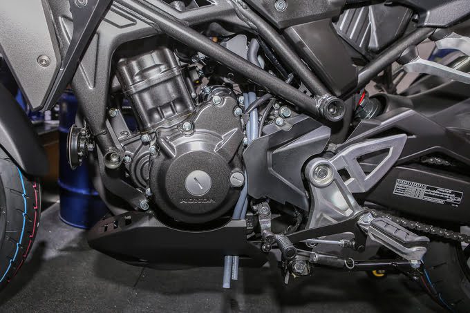 Chiếc nake bike Honda CB300R 2018 giá từ 4.800 USD tại Thái Lan 186