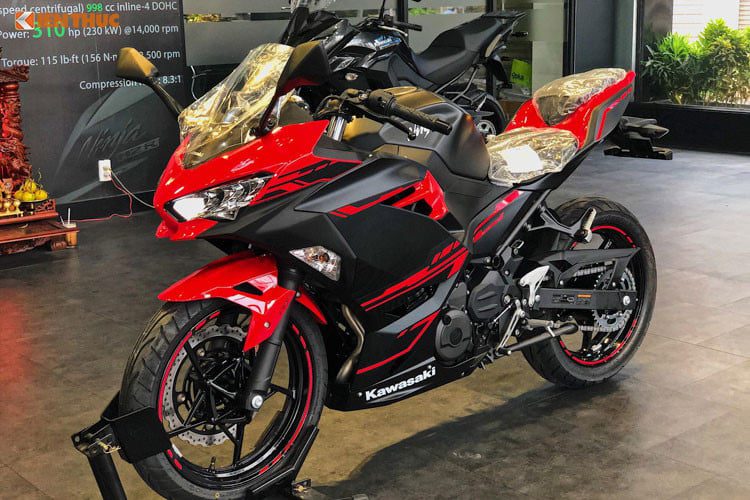 Kawasaki Ninja 250 ABS 2018 về Việt Nam với giá bán 133 triệu đồng 138