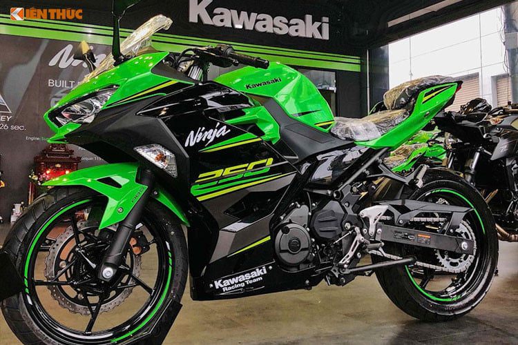 Kawasaki Ninja 250 ABS 2018 về Việt Nam với giá bán 133 triệu đồng 142