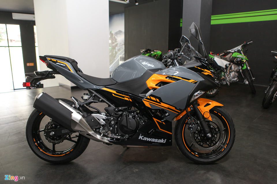 Kawasaki Ninja 400 ABS 2018 chính thức bán ra thị trường, cạnh tranh cùng Yamaha R3 128