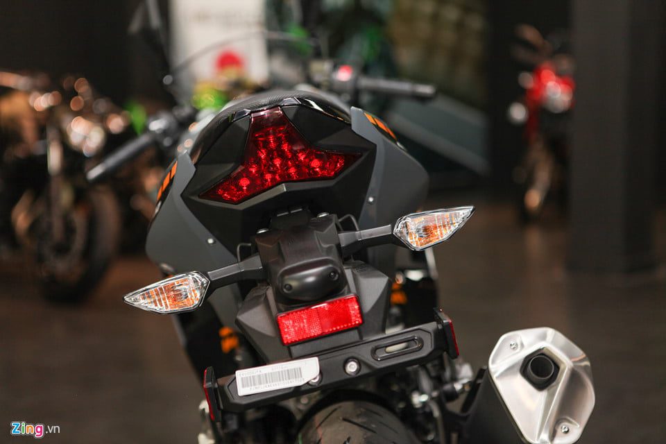 Kawasaki Ninja 400 ABS 2018 chính thức bán ra thị trường, cạnh tranh cùng Yamaha R3 144