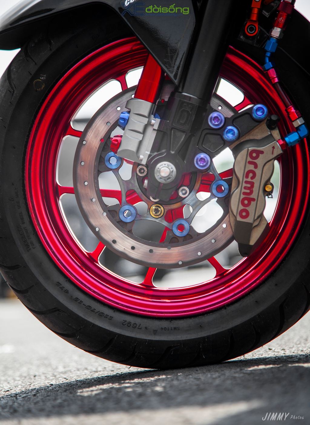 Honda Click 125i độ khủng với mâm CNC, phanh Brembo MotoGP 230