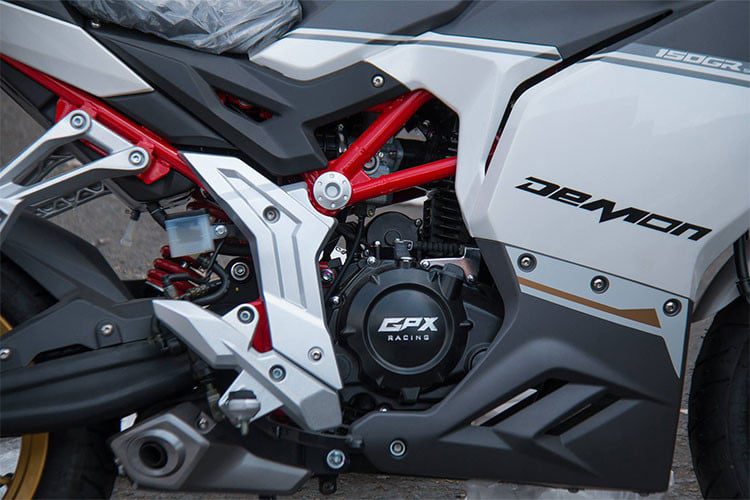 Chi tiết môtô GPX Demon có giá bán 64 triệu đồng tại Việt Nam 138