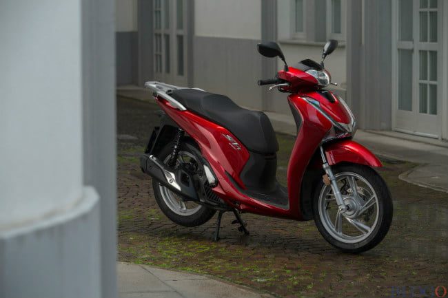 Honda SH150i sản xuất tại Ý có gì khác với Việt Nam? 206