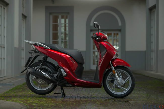 Honda SH150i sản xuất tại Ý có gì khác với Việt Nam? 208