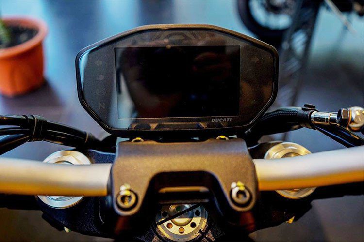 Ducati Monster 821 2018 mới giá 400 triệu đồng đã về Sài Gòn 132