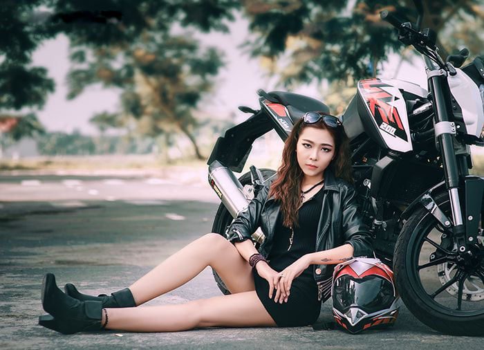 người đẹp Việt bên moto hình 1