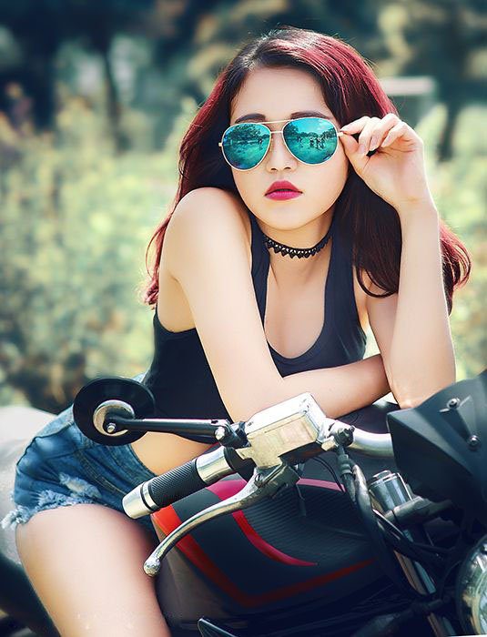 người đẹp Việt bên moto hình 8